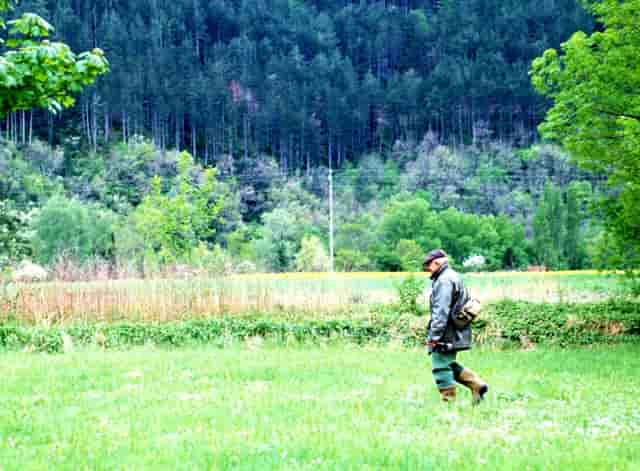 没打新冠疫苗能进医院