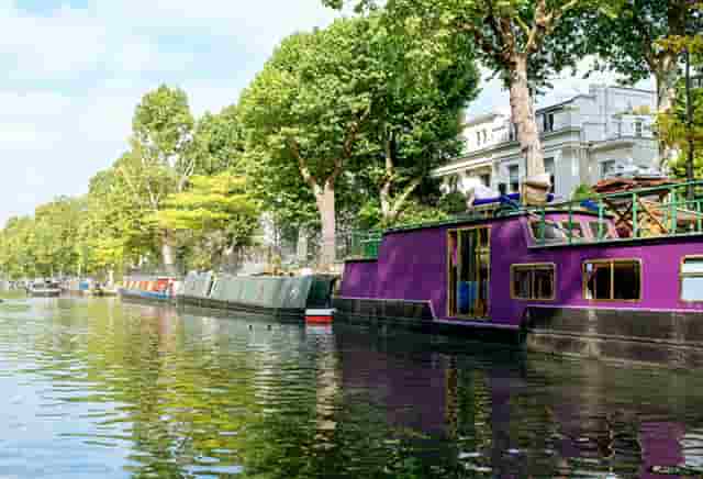 白裤子的时尚搭配技巧(最时尚的裤子搭配图片)